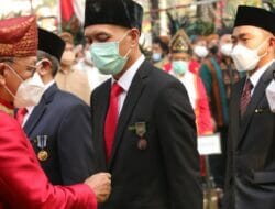 Peringatan HUT RI ke-77, 6 Insan PLN Raih Penghargaan Satyalancana dari Presiden Jokowi
