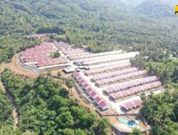 Kementerian PUPR Lakukan Serah Terima Penghunian Sementara 300 Unit Huntap di Pulau Adonara, Flores Timur