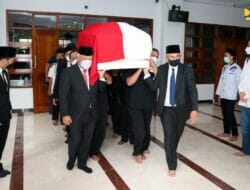 Hantarkan Almarhum Hermanto Dardak ke TMP Kalibata, Menteri Basuki: Beliau Insan PUPR Pekerja Keras, Tulus Ikhlas Mengabdi untuk Indonesia