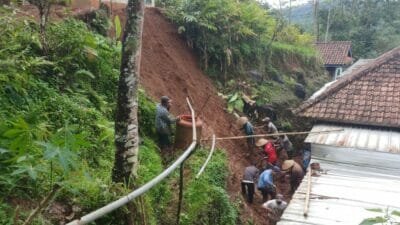 Dua Warga Ciamis Jadi Korban Tanah Longsor, 24 Wilayah di Indonesia Waspadai Cuaca Ekstrem