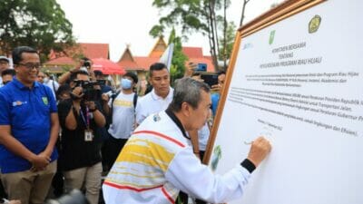 Kampanyekan Energi Bersih, PLN Gandeng Pemda Riau Gelar Konvoi Kendaraan Listrik