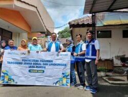 Jasa Marga Salurkan Bantuan Bahan Pangan dan Sandang untuk Korban Bencana Tanah Longsor di Kota Bogor