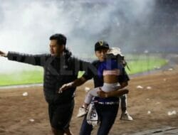 Menpora Amali Sampaikan Duka Mendalam Terhadap Korban Kerusuhan Suporter di Stadion Kanjuruhan Malang