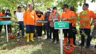 Meski Kaltim Minim Risiko Bencana, Kepala BNPB Ingatkan Pemda Kaltim dan Relawan Forum PRB Agar Tetap Waspada