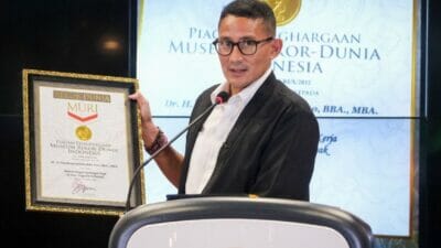 Raih MURI, Menparekraf Sandiaga Uno Dedikasikan Penghargaan bagi Insan Parekraf Pendorong Kebangkitan Ekonomi