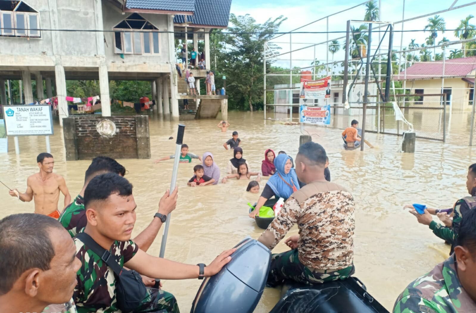 Tangani Banjir Aceh Utara, BNPB Serahkan Dukungan Senilai Rp350 Juta