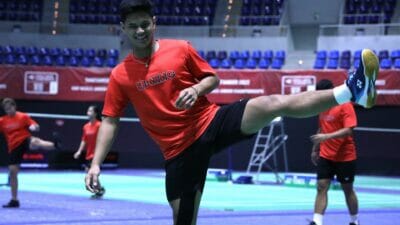 Jelang Kejuaraan Dunia Bulutangkis Junior 2022, Tim Indonesia Latihan Perdana Fokus Pengembalian Kondisi dan Adaptasi Lapangan