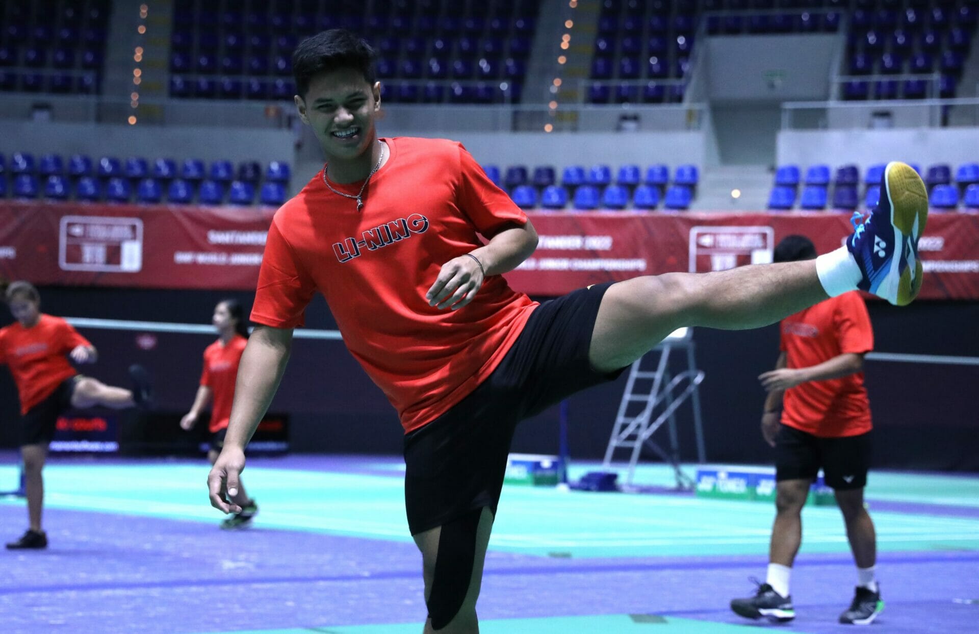 Jelang Kejuaraan Dunia Bulutangkis Junior 2022, Tim Indonesia Latihan Perdana Fokus Pengembalian Kondisi dan Adaptasi Lapangan