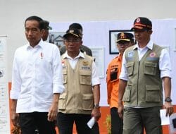 Presiden Serahkan Dana Stimulan Bagi Warga Terdampak Gempabumi M 5.6 Cianjur