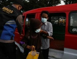 Naik Angkot, Warga Terdampak Gempabumi M 5.6 Cianjur Antusias Akan Terima Bantuan Presiden