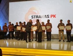 Kementerian PUPR Terima Penghargaan Aksi Stranas PK Implementasi Katalog Sektoral Konstruksi