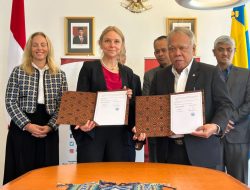Menteri Basuki Menandatangani Kerja Sama Indonesia-Swedia dalam Pengolahan Sampah ke Energi Terbarukan di Indonesia