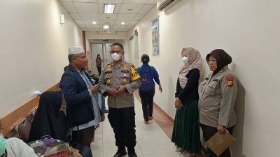 Peduli Pada Anggota Tengah Dirawat Di ICU, Kapolres Rohul Beri Tali Asih Pada Bripda Marie Muhammad Ponidi