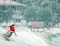 Ombak Besar di Nias Selatan Jadi Daya Tarik 192 Peserta Ikut Kejuaran WSL