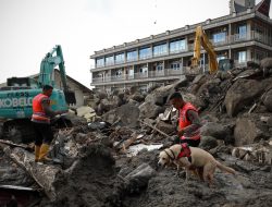 Anjing Pelacak dan Penyelam Dikerahkan Bantu Operasi SAR Banjir Bandang Humbahas