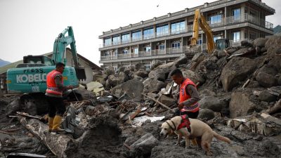 Anjing Pelacak dan Penyelam Dikerahkan Bantu Operasi SAR Banjir Bandang Humbahas