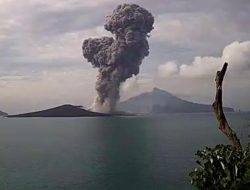 Gunung Anak Krakatau Kembali Erupsi, Polda Banten Imbau Warga Agar Waspada