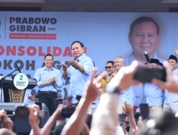 Prabowo Digendong Ribuan Massa yang Serukan ‘Jabar Tetap Prabowo’