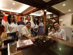Prabowo Akhirnya Bertemu Anak Jenius Kenneth Matthew: Semoga Kelak Harumkan Nama Indonesia