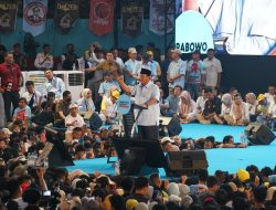 Prabowo Tiba di Makassar, Puluhan Ribu Warga Serukan ‘All in Prabowo!’