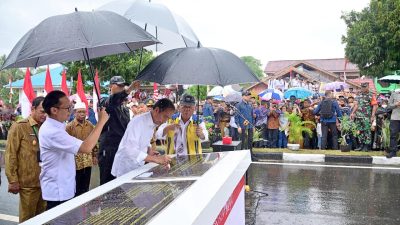 Menteri Basuki Dampingi Presiden Jokowi Resmikan 15 Ruas Inpres Jalan Daerah Sepanjang 147 km di Sulawesi Tengah