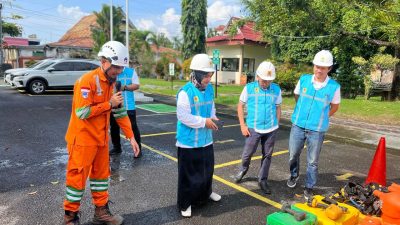 Kiprah Srikandi PLN di Lapangan, Hadirkan Listrik Hingga Ujung Nusantara