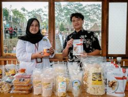 Kemenparekraf Kick Off Akselerasi Sertifikasi Halal Produk Makanan dan Minuman di 3.000 Desa Wisata
