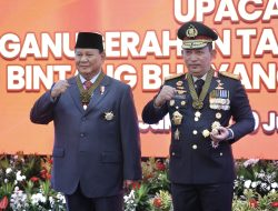 Prabowo Terima Penganugerahan Tanda Kehormatan Bintang Bhayangkara Utama dari Kapolri