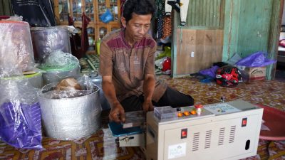 Pelaku Usaha Mikro Kecil di Martapura Mampu Perluas Usaha dari Program Desa Berdaya PLN