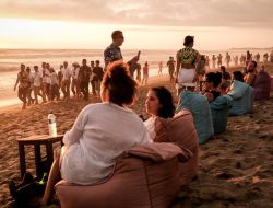 Menparekraf Imbau Pelaku Usaha Pariwisata Patuhi Aturan Garis Pantai yang Berlaku