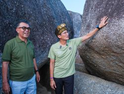 Cerita Menparekraf Bermain Voli Pantai dengan Pokdarwis Desa Wisata Cemaga Tengah Natuna