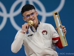 Rizky Juniansyah Persembahkan Medali Emas Pertama Dari Angkat Besi Buat Tim Indonesia Di Olimpiade Paris 2024