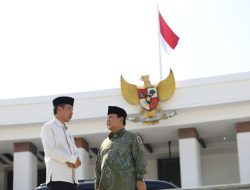 Prabowo Dampingi Tinjau IKN, Catat Seksama Arahan Jokowi