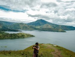 Kemenparekraf Perkuat Literasi Keuangan dan Bisnis Pelaku Usaha Pariwisata di Samosir