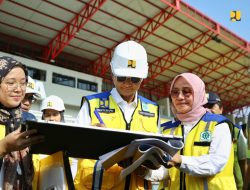 Menteri PU Tinjau Renovasi Stadion Bumi Sriwijaya di Kota Palembang