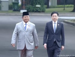 Prabowo Sambut Hangat PM Singapura Lawrence Wong di Istana Merdeka