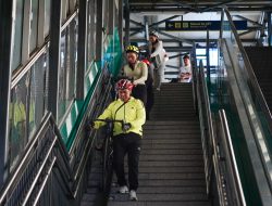 LRT Jabodebek Uji Coba Aturan Membawa Sepeda Standar pada Akhir Pekan