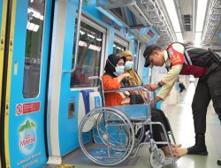 Memperingati Hari Disabilitas Internasional, LRT Jabodebek Hadirkan Layanan Ramah Disabilitas di Seluruh Stasiun