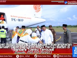 Bupati Anton Lepas Penerbangan ke-3 JCH Rohul Tahun 2025 dari Bandara Tuanku Tambusai