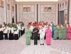 Lantik Pengurus Dekranasda dan Kukuhkan LK2S Kampar, Bupati Minta Pengurus Bekerja Baik dan Bantu Pemda Sebagai Mitra Strategis