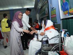 Sambut Jama’ah Haji Kampar di Batam, Ini Harapan Bupati dan Wabup