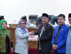 Meski Sempat Molor, Ketua DPRD Kampar H Ahmad Taridi Pimpin Rapat Paripurna Penyampaian Rancangan Perubahan KUA dan PPPAS APBD TA 2025