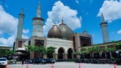 Hari Ini 23 Jamaah Haji Kampar Kloter 15 BTH Tiba di Bandara SSK Pekanbaru Langsung Berangkat Menuju Islamic Centre Bangkinang