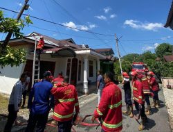 Diduga Konsleting Rumah Warga di Bangkinang Kota, Damkar dan PLN Cepat Tanggap Cegah Potensi Kebakaran