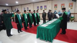 Ketua PTA Pekanbaru Resmi Lantik dan Ambil Sumpah Jabatan 5 Ketua PA, Ini Pesan Pentingnya