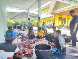 Momentum Hari Raya Idul Adha 1446 H, DPD Golkar Kampar Potong 1 Ekor Kerbau