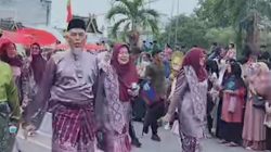 Walikota Dumai dan Pejabat Ikut Pawai Ta’aruf MTQ XLIII Riau 2025 di Bengkalis
