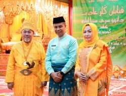 Hadiri Penabalan Gelar Datuk Seri Setia Amanah Buat Gubri, Bupati Kampar: Pelestarian Adat dan Budaya Melayu Merupakan Tanggungjawab Bersama