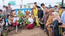 Kapolda Riau Irjen Pol Herry Heryawan, Ajak Masyarakat Rohul Tanam Pohon Demi Masa Depan Lebih Hijau dan Lestari