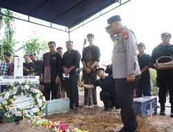 Pahlawan Karhutla Riau, Iptu Anumerta Donald Dimakamkan Secara Kedinasan
